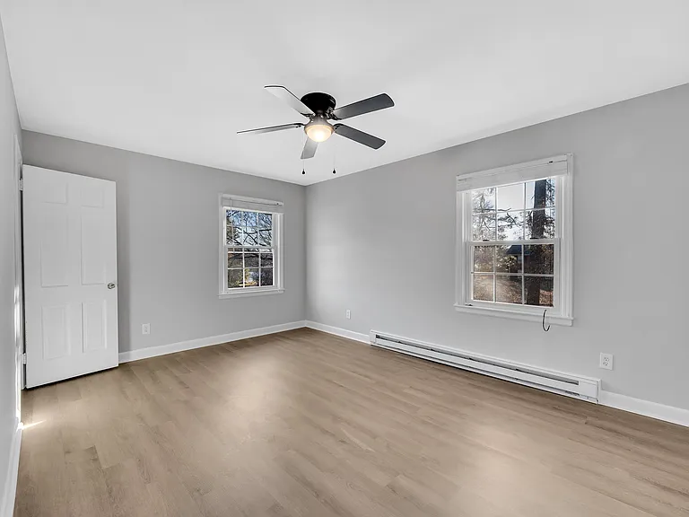 Sunlea Ln — Photo 4
