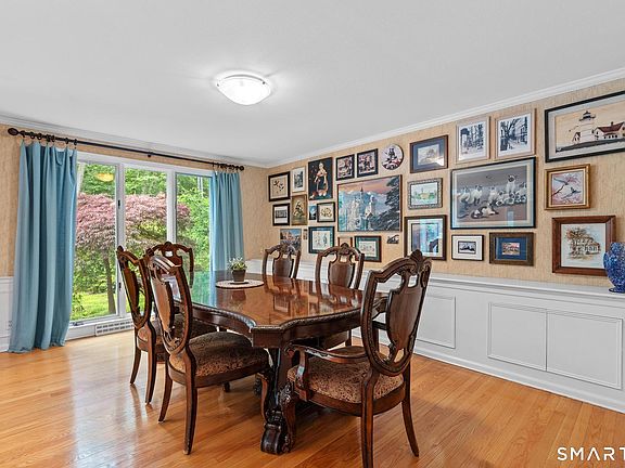 5th image of 30 Fox Chase Lane