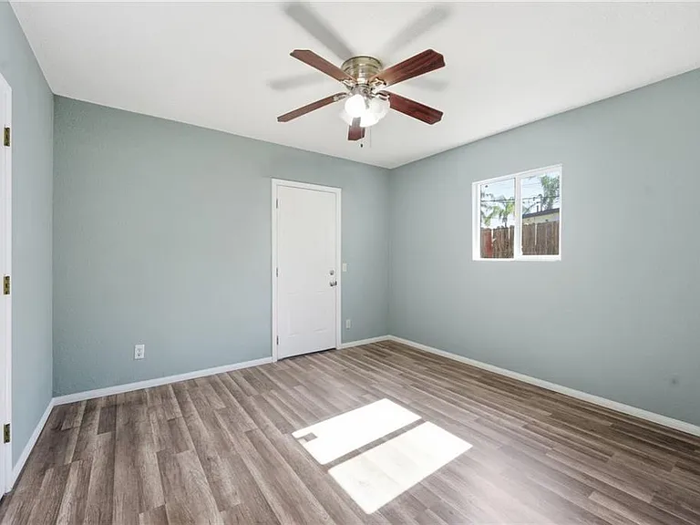 409 W Camellia Way — Photo 17