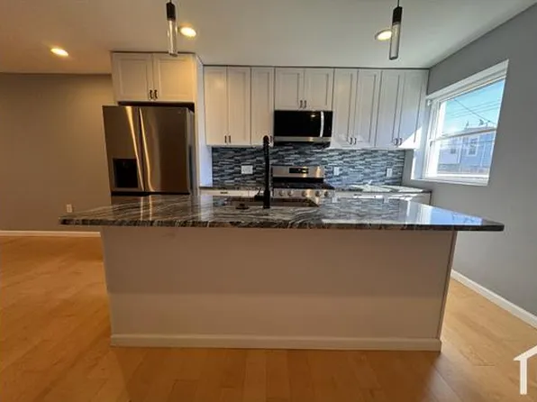 2731 Mura St, Baltimore, MD 21213