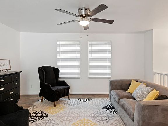 3rd image of 4865 W Hellas Dr