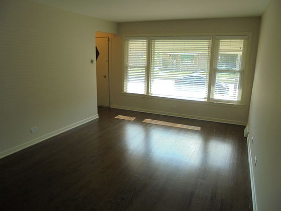 3rd image of 9639 S Maplewood Ave