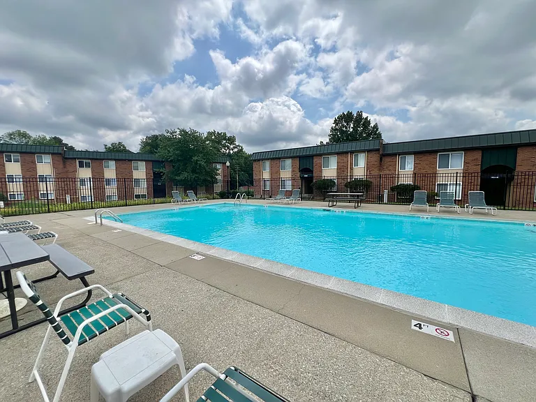 Derby Run Apartments — Photo 57
