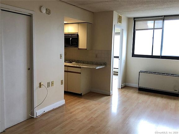 5th image of 60 Strawberry Hill Ave Unit 1215