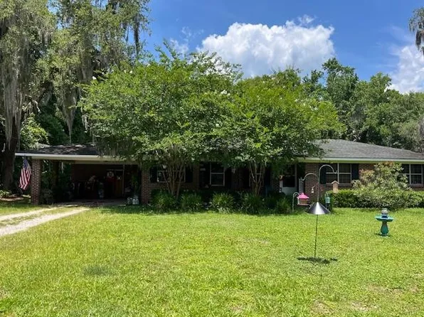 208 Crestview Dr, Woodbine, GA 31569