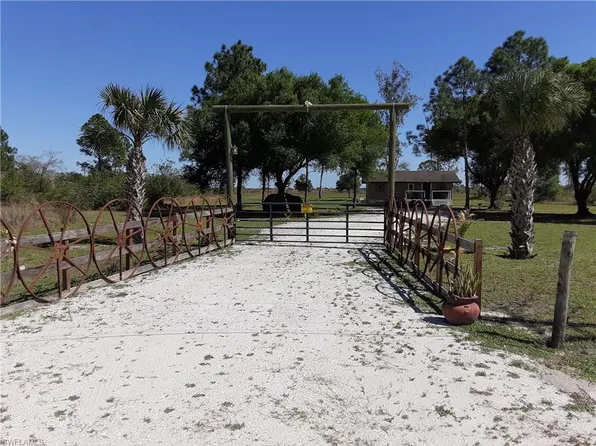 3730 Fernwood Ln, Labelle, FL 33935