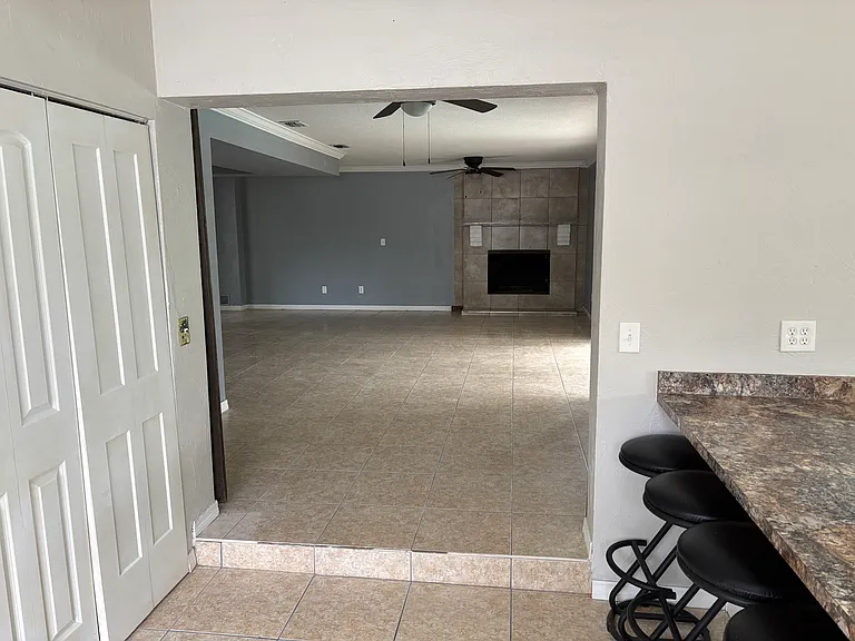 1147 Barbara Dr — Photo 6