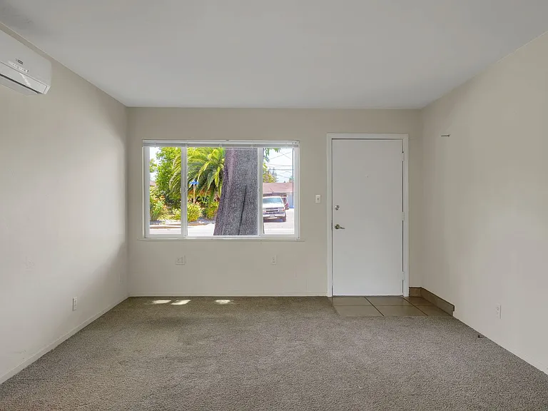 110 Paul Ave — Photo 3