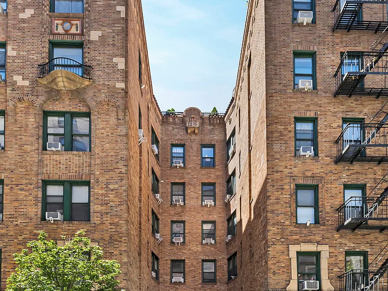 226 E 70th St #3C — Photo 18
