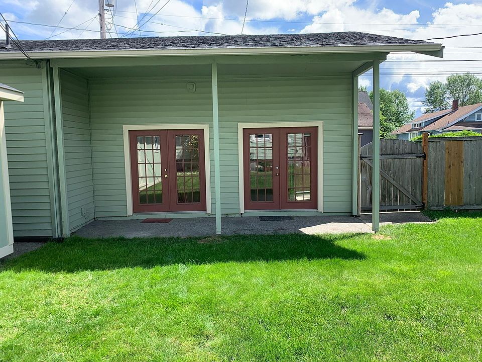 French Doors to patio and backyard