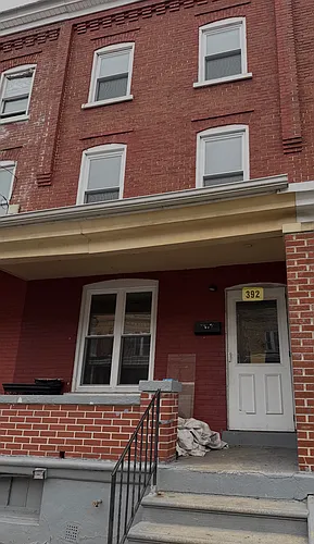 392 W Greenleaf St Photo 1