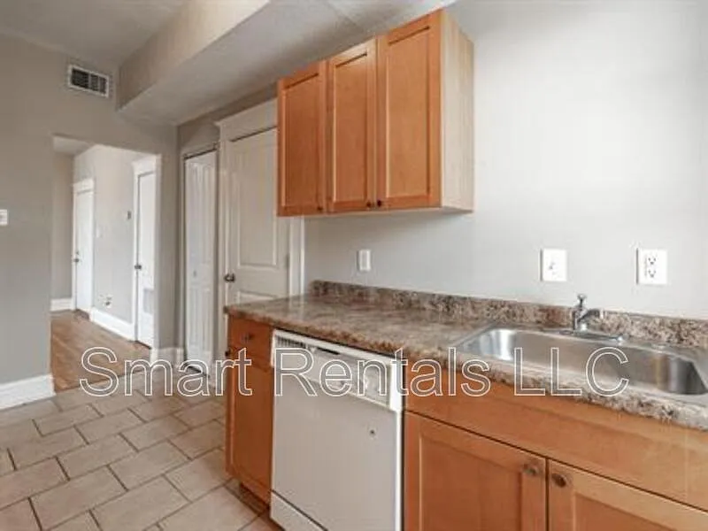 2 bed, 1.0 bath, 850 sqft, $999 — Photo 4
