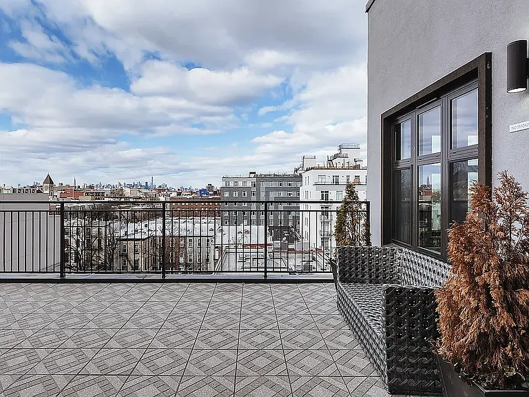 818 Lexington Ave #3R — Photo 15