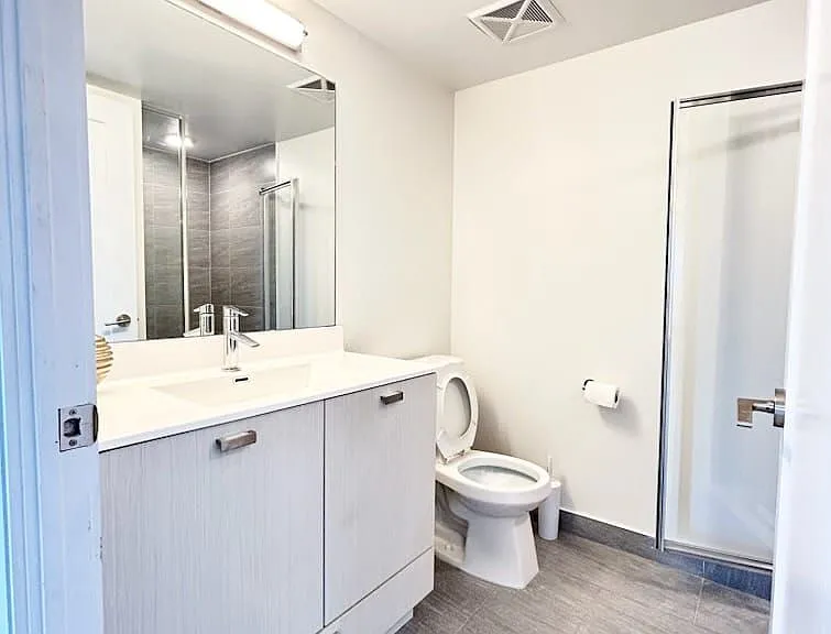 275 Village Green Sq #422 — Photo 9