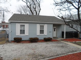 2132 N 19th St, Springfield, IL 62702