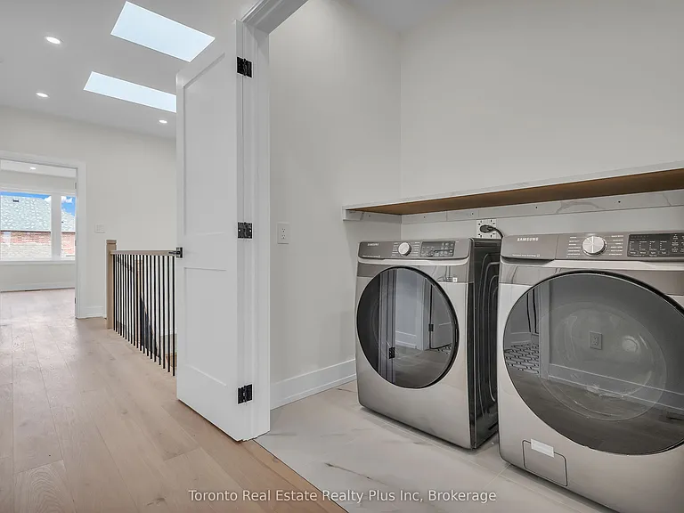 138 Bowie Ave — Photo 24