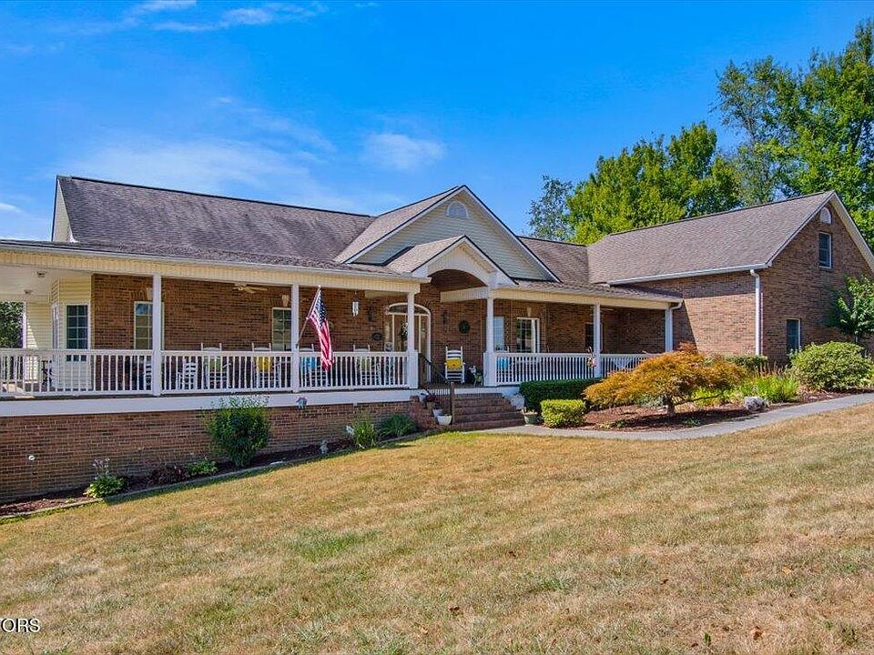 1st image of 271 Holt Dr