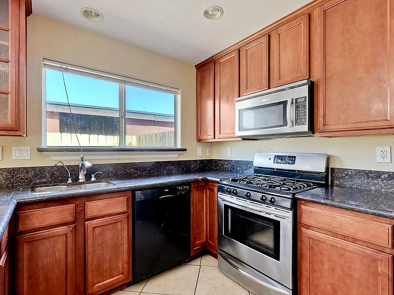 447 S Lincoln Ave — Photo 12