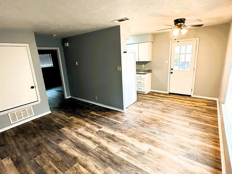 103 Redbud Ct — Photo 5