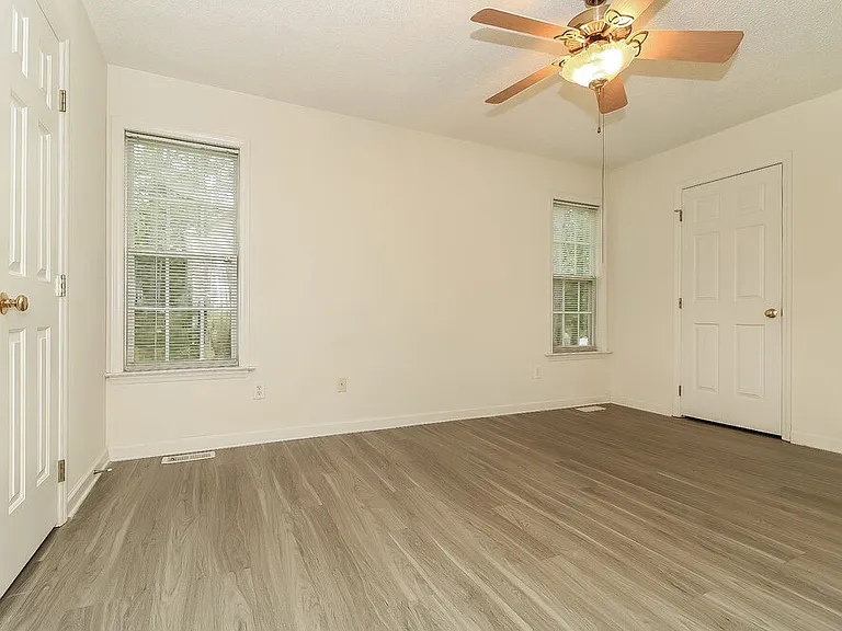 6728 Oviedo Dr — Photo 10