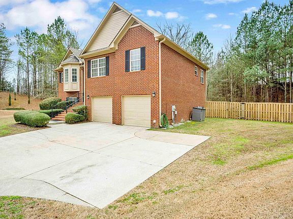 4th image of 541 Chesser Cir