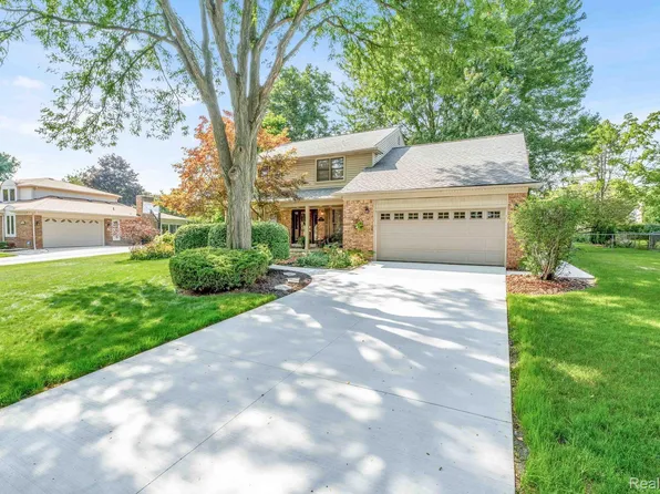 3649 Balfour Dr, Troy, MI 48084