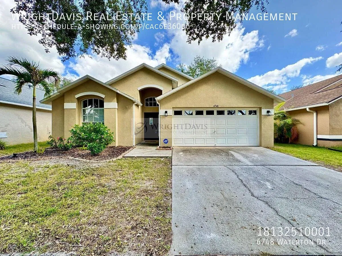 Spacious 3/2 Riverview Home with Updated Kitchen & Fenced Yard! — Photo 1