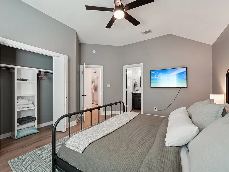 1620 Rosewood Ct — Photo 24