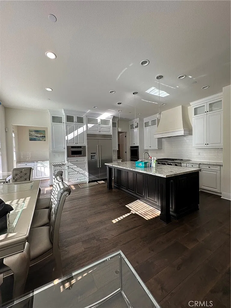 1 bed, 700 sqft, $1,650 — Photo 2