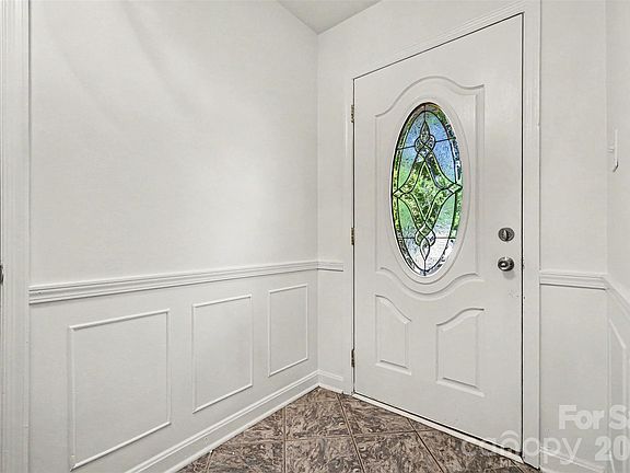 4th image of 7022 Ludwig Dr