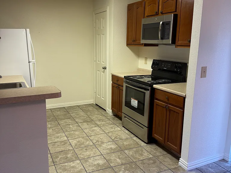 3011 N 1st Ave — Photo 11