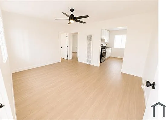 8410 S Figueroa St #3 — Photo 1