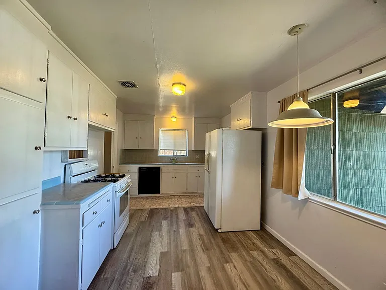 2614 Aramon Dr — Photo 6