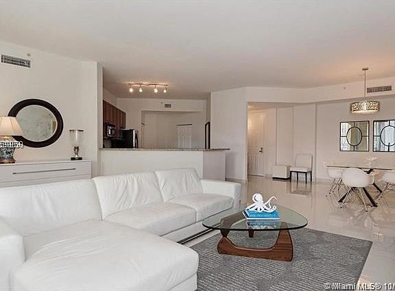 3rd image of 3001 NE 185th St APT 410