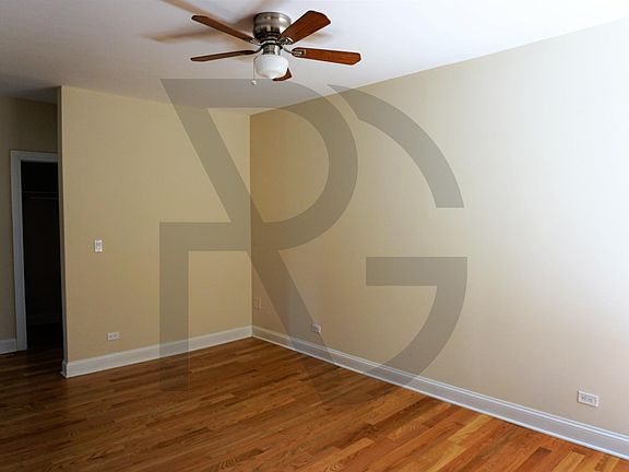 4th image of 3724 N Pine Grove Ave #U3s