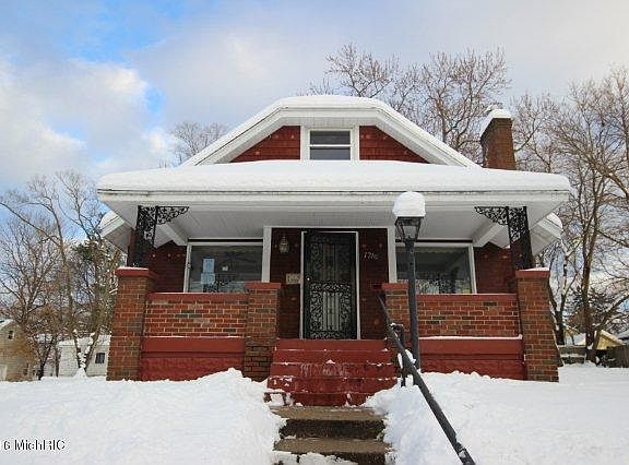 2nd image of 1716 Martin Ave SE