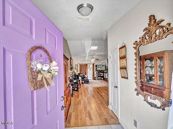 3rd image of 122 Wesleyan Way