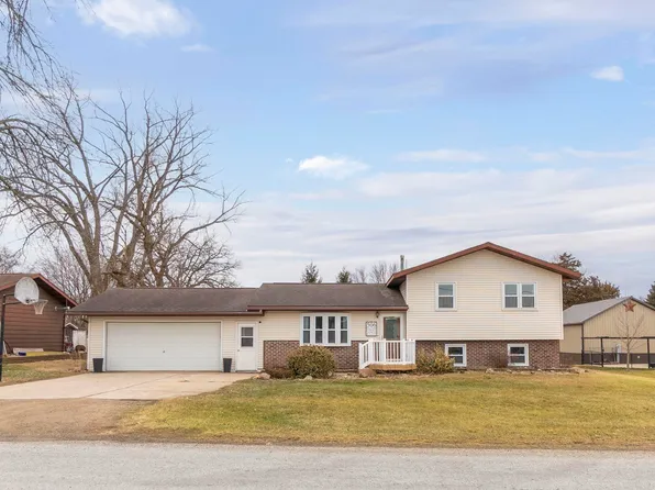 506 2nd St NE, Fairbank, IA 50629