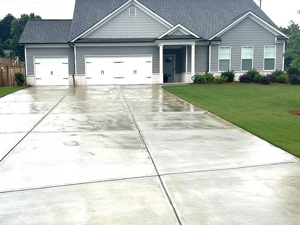 155 Cherokee Rose Ln, Hoschton, GA 30548