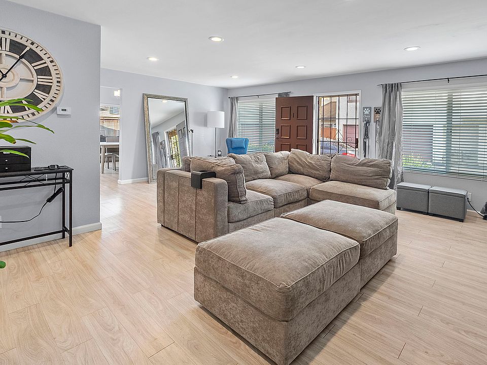 Spacious living room