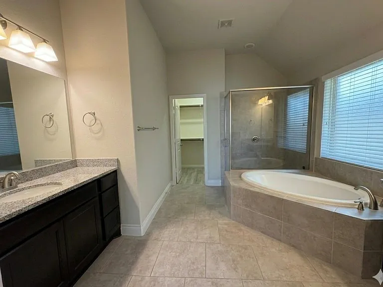 3719 Brampton Island Dr — Photo 6