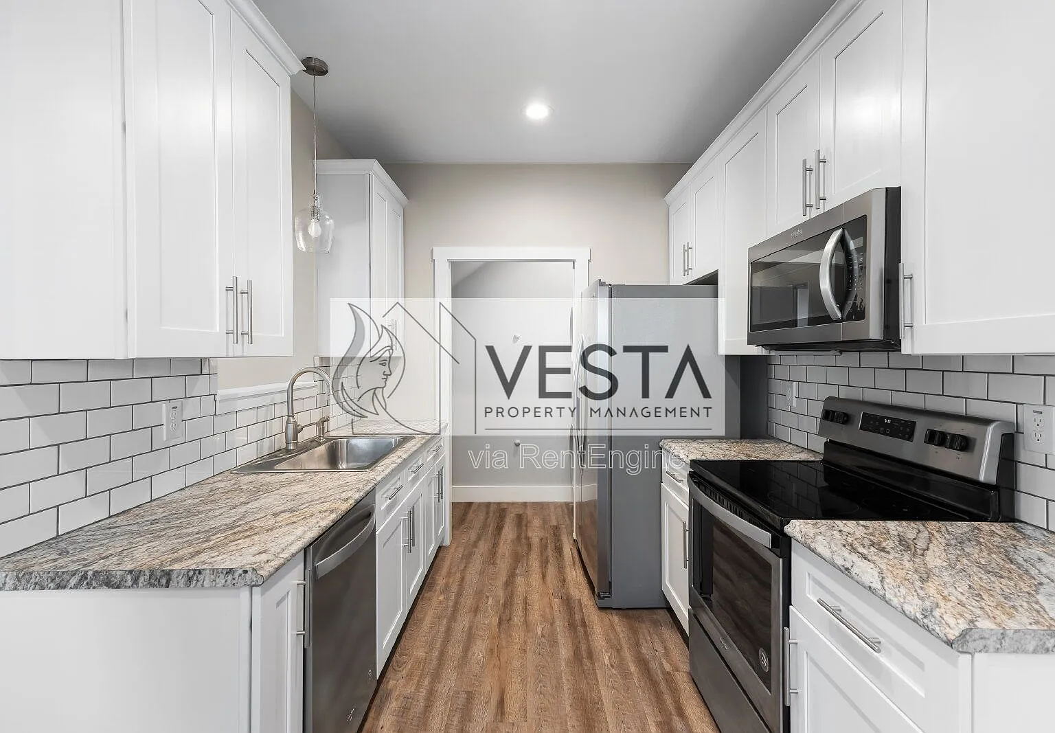 3 bed, 3.0 bath, 1510 sqft, $2,350 — Photo 2