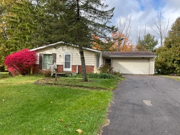 954 Crestview Dr, Crestline, OH 44827
