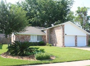 322 El Toro Ln, Webster, TX 77598
