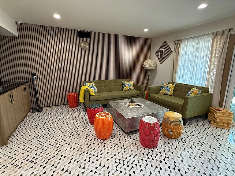 17608 Orna Dr — Photo 12