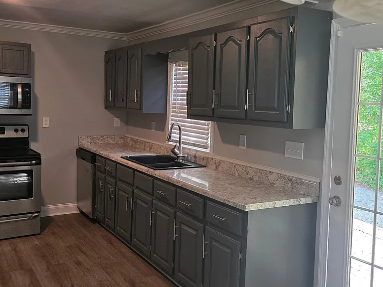 325 S Plymouth Rd NW — Photo 11