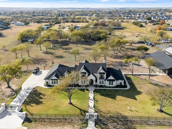 200 Corral Rd, Godley, TX 76044