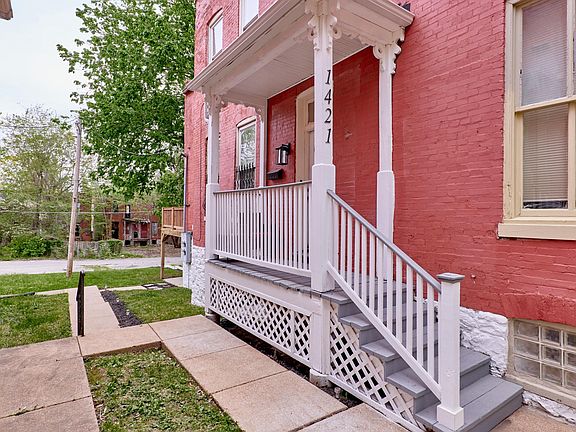 2nd image of 1421 N Park Pl