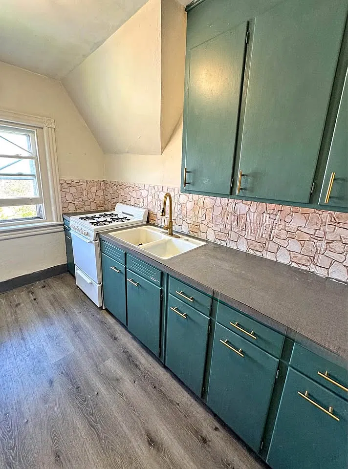 2 bed, 800 sqft, $1,450 — Photo 2
