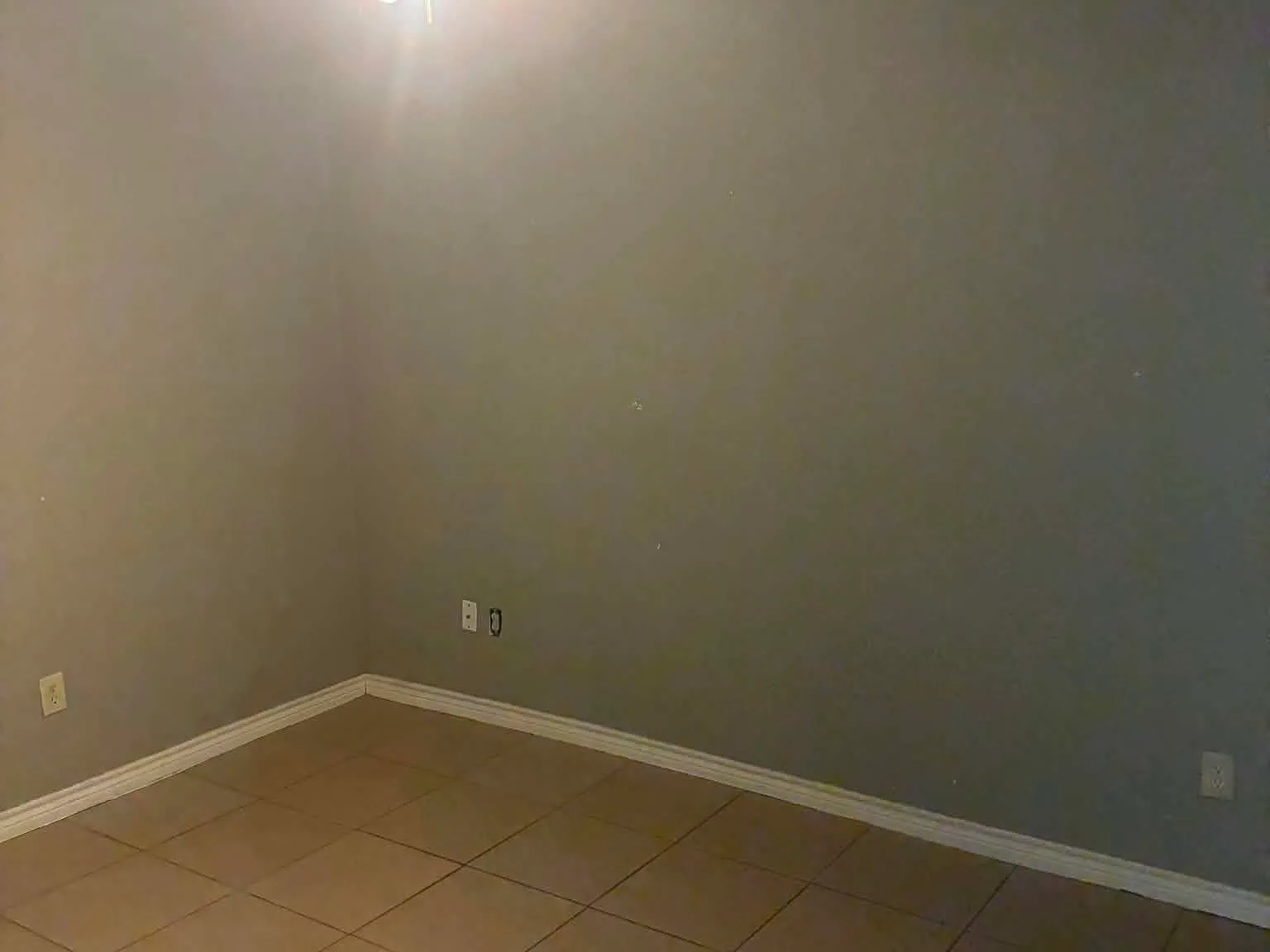 3 bed, 1400 sqft, $1,650 — Photo 2